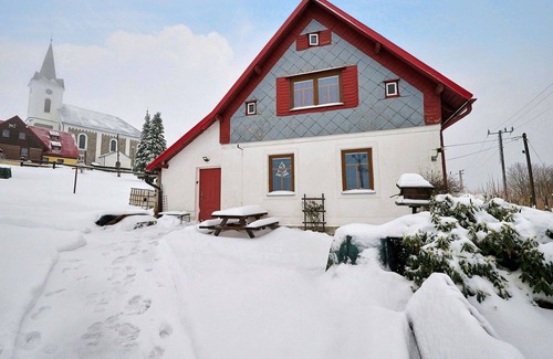Prichovice House | Wonderful private villa for 9 people with WIFI, TV and pets allowed