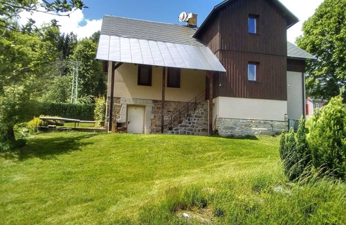 Korenov House | Wonderful private villa for 20 guests with WIFI, private pool, TV, terrace and pets allowed