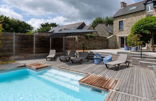 Le Tronchet Villa | Wonderful private villa for 12 guests with private pool, WIFI, TV and terrace