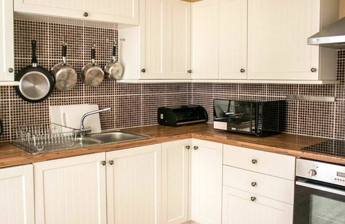 Breakish House | Wonderful private villa for 6 people with WIFI, TV, patio and pets allowed