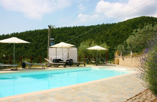 Civitella in Val di Chiana Villa | Wonderful private villa for 9 people with private pool, WIFI, TV and pets allowed, close to Arezzo