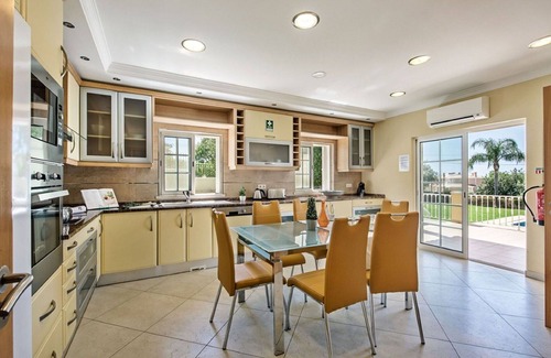 Pata de Cima Villa | Wonderful private villa for 12 guests with WIFI, A/C, private pool, TV, terrace and panoramic view