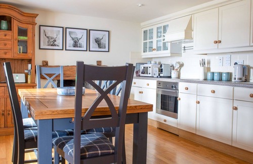 Breakish House | Wonderful private villa for 6 guests with WIFI and TV