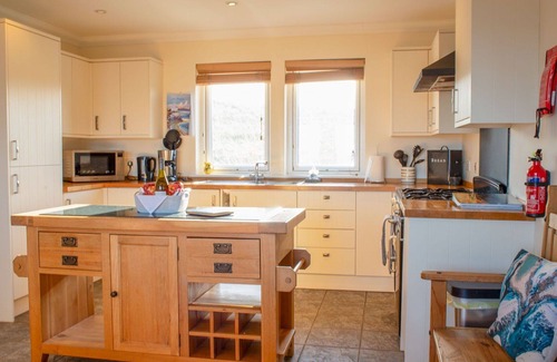 Staffin House | Wonderful private villa for 6 people with WIFI and TV