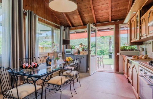 Rio Villa | Wonderful private villa for 8 guests with WIFI, A/C, private pool, TV, patio and pets allowed