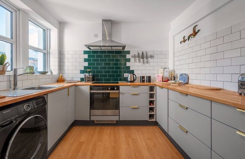 Drumnadrochit Villa | Wonderful private villa for 2 guests with WIFI, TV and patio