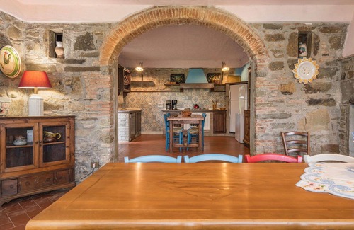 Bucine Villa | Wonderful private villa with private pool, WIFI, patio, pets allowed and panoramic view