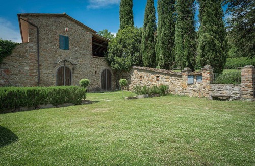 Bucine Villa | Wonderful private villa with private pool, WIFI, patio, pets allowed and panoramic view