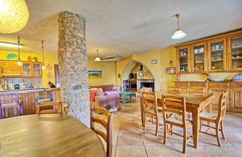Lucignano Villa | Wonderful private villa for 15 people with private pool, WIFI, TV, veranda and panoramic view