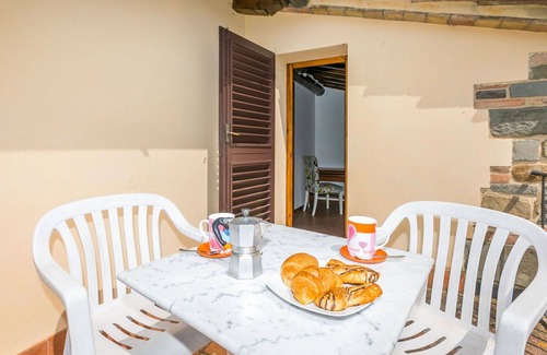 Scandicci Villa | Wonderful private villa for 4 people with WIFI, TV, patio, pets allowed and panoramic view