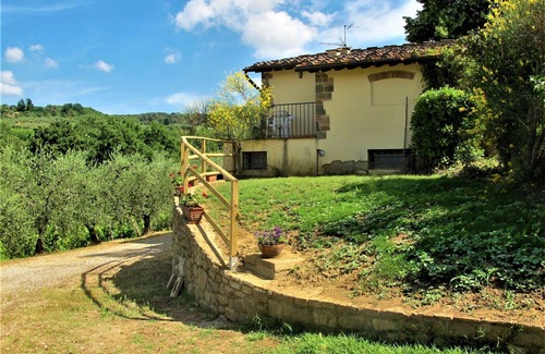 Scandicci Villa | Wonderful private villa for 4 people with WIFI, TV, patio, pets allowed and panoramic view