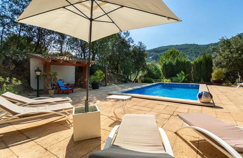 Urbanitzacio Es Verger House | Wonderful private villa for 8 people with A/C, private pool, WIFI, TV, patio and panoramic view