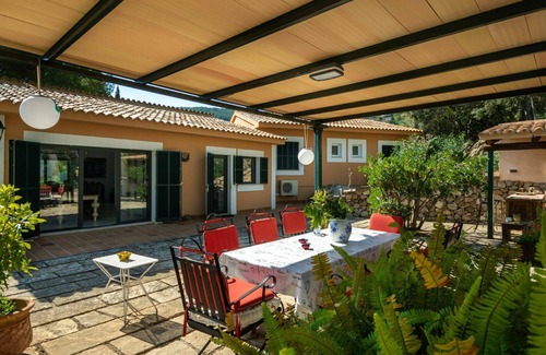 Urbanitzacio Es Verger House | Wonderful private villa for 8 people with A/C, private pool, WIFI, TV, patio and panoramic view
