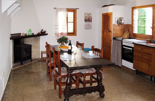 Cala Llombards House | Wonderful private villa for 5 guests with TV, terrace and pets allowed