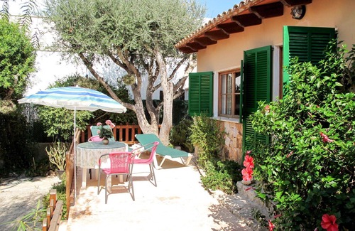 Cala Llombards House | Wonderful private villa for 5 guests with TV, terrace and pets allowed