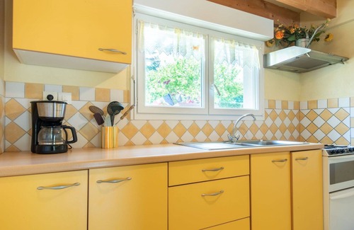 Carentan House | Wonderful private villa for 4 people with WIFI, TV, terrace and pets allowed