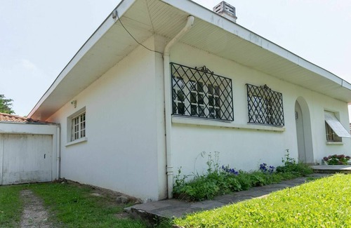 Guethary House | Wonderful private villa for 6 guests with WIFI, TV, terrace, pets allowed and parking