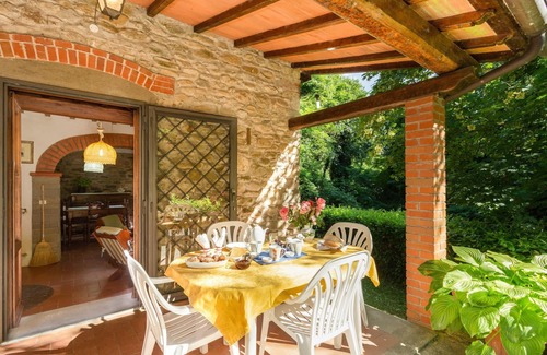 Molezzano Villa | Wonderful private villa for 4 guests with WIFI, TV, patio and pets allowed
