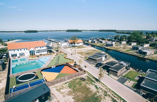 Nunspeet House | Wonderful private villa for 4 guests with WIFI, pool, TV and terrace