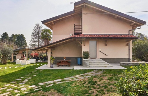 Besozzo Villa | Wonderful private villa for 8 people with hot tub, private pool, A/C, WIFI, TV and patio