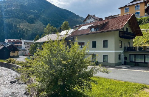 Ebene Reichenau House | Wonderful private villa for 12 guests with WIFI, TV, balcony and pets allowed