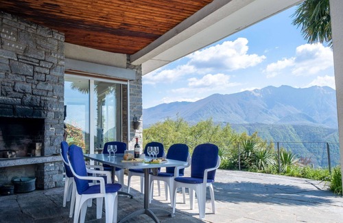 Melide House | Wonderful private villa with private pool, WIFI, TV, patio, pets allowed and panoramic view