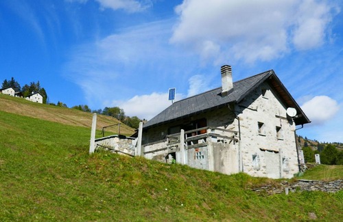 Acquarossa House | Wonderful private villa for 4 people with TV, terrace, pets allowed and panoramic view