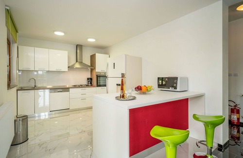 Karojba House | Wonderful private villa for 6 guests with A/C, private pool, WIFI, TV, terrace and panoramic view