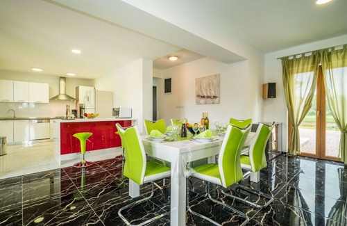 Karojba House | Wonderful private villa for 6 guests with A/C, private pool, WIFI, TV, terrace and panoramic view