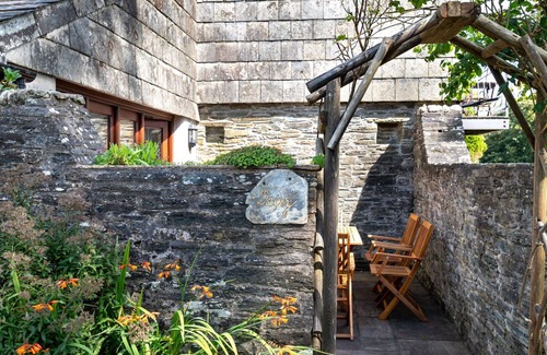 Fivelanes House | Wonderful private villa for 5 guests with hot tub, WIFI, patio and pets allowed