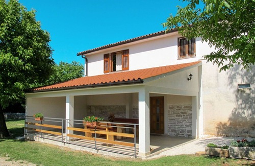 Heki House | Wonderful private villa for 6 guests with WIFI, TV and terrace