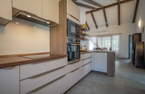 Cunski House | Wonderful private villa for 12 people with WIFI, hot tub, A/C, TV and patio