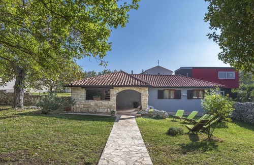 Rebici House | Wonderful private villa for 6 guests with WIFI, A/C, TV, terrace and pets allowed