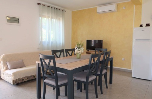 Zupanici House | Wonderful private villa for 5 guests with private pool, A/C, WIFI, TV, terrace and pets allowed