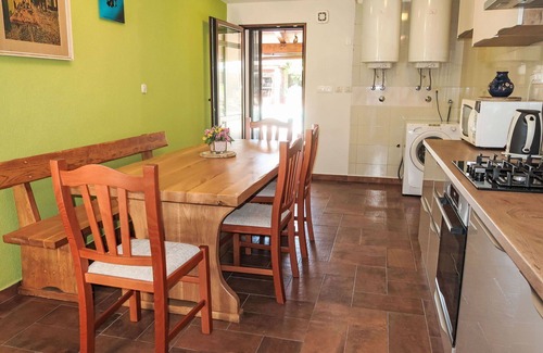 Susnjevica House | Wonderful private villa for 6 people with WIFI, A/C, private pool, TV, terrace and pets allowed