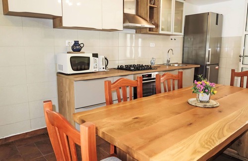 Susnjevica House | Wonderful private villa for 6 people with WIFI, A/C, private pool, TV, terrace and pets allowed