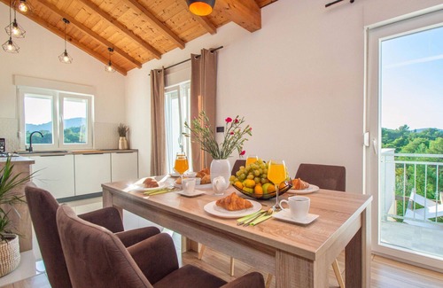 Bilice House | Wonderful private villa for 8 people with A/C, private pool, WIFI, TV and terrace