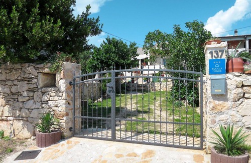 Posedarje House | Wonderful private villa for 5 guests with A/C, WIFI, TV, terrace and pets allowed