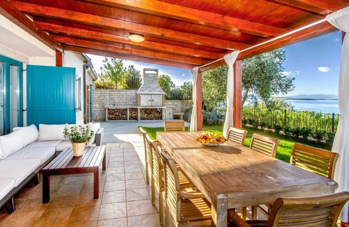 Ugljan House | Wonderful private villa for 8 guests with WIFI, A/C, private pool, TV and patio