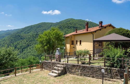 Londa Villa | Wonderful private villa for 10 people with WIFI, private pool, TV, patio and pets allowed
