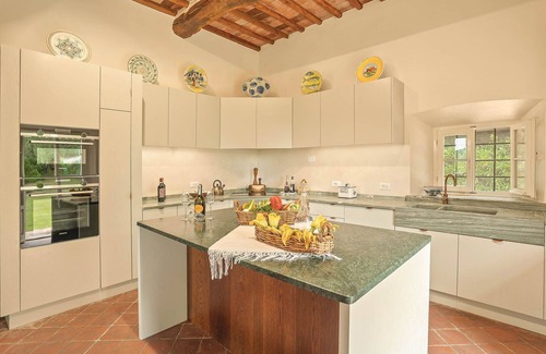 Palaia Villa | Wonderful private villa for 14 guests with private pool, WIFI, A/C, TV, patio and panoramic view