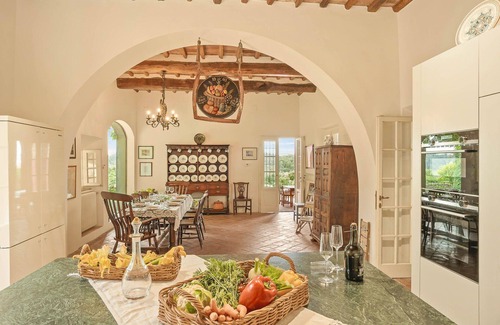 Palaia Villa | Wonderful private villa for 14 guests with private pool, WIFI, A/C, TV, patio and panoramic view