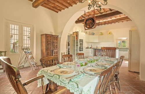 Palaia Villa | Wonderful private villa for 14 guests with private pool, WIFI, A/C, TV, patio and panoramic view