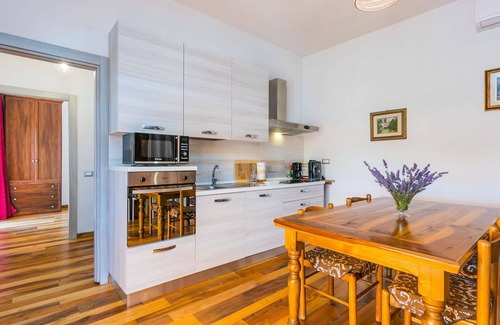Pescia Villa | Wonderful private villa for 4 people with private pool, WIFI, A/C, TV and panoramic view