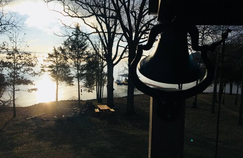New Concord House | Wonderful Retreat On KY Lake ~ Amazing Views ~ Year Round Water ~ Private Dock