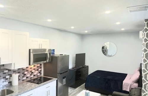 North Lauderdale Apartment | Wonderful studio with AC in North Lauderdale