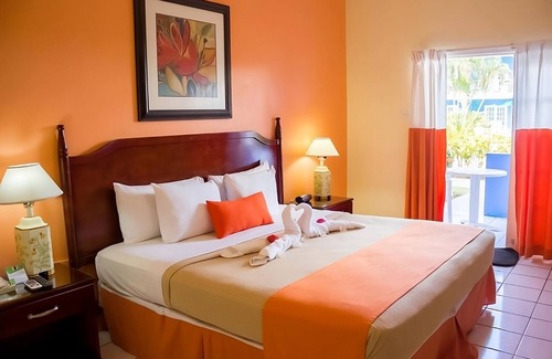 Rodney Bay Hotel | Wonderful Trip! 3 Family-friendly Units with Free Parking, Outdoor Pool!