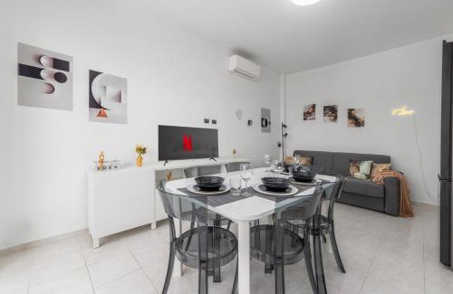 Barona Apartment | Wonderful View on CityLife-Suite Near Metro M2