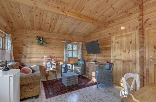 West Stow House | Wonderful villa for 4 guests with WIFI, terrace and pets allowed