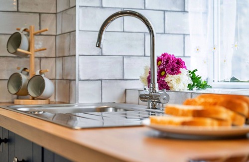 Grewelthorpe House | Wonderful villa for 2 guests with WIFI, TV and pets allowed
